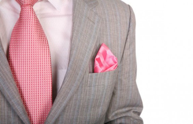 Uklopite boju kravate sa maramicom 575x371 O (ne)važnosti kravate