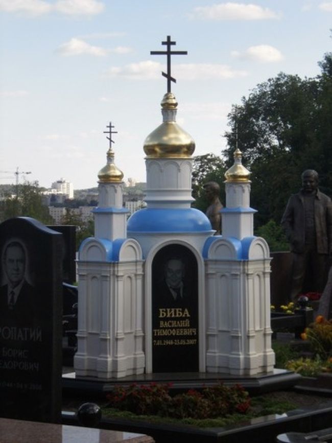 01191 Kad mafijaš umre u Rusiji i spomenik je epski