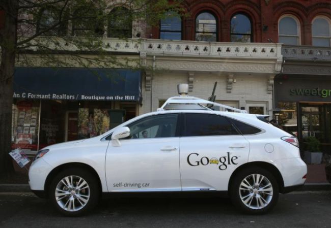 012 Google nam donosi auto bez vozača