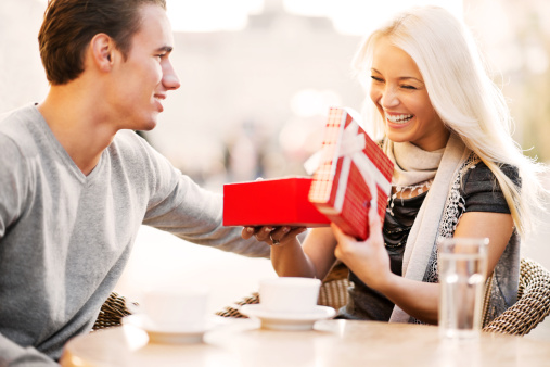 Gift Giving Vodič za muškarce: Hoću da znam da sam posebna  