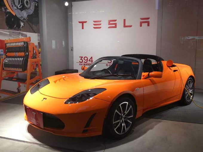 tesla automobil wannabeman Tesla će unaprediti Roadster