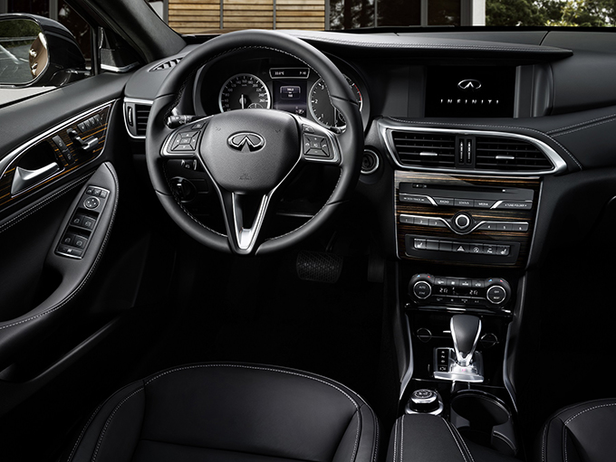 Infiniti Q30 2 Infiniti Q30 premijerno u Frankfurtu