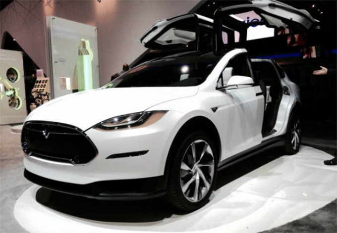 tesla model x  Predstavljeno Teslino čudo zvano model X