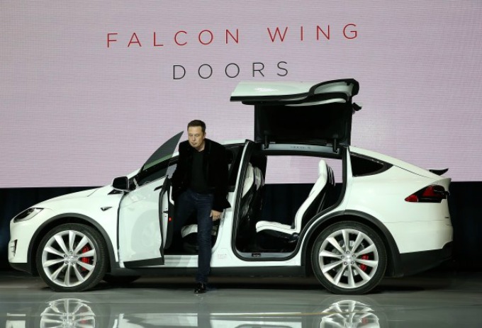 tesla model x 1 Predstavljeno Teslino čudo zvano model X