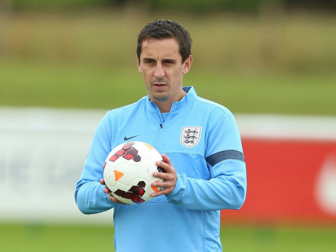 Gary Neville Vesti iz sveta sporta: Vezista ostaje u Zvezdi, bar za sada