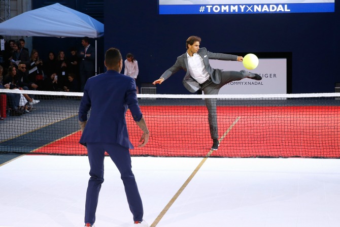 Rafael Nadal and Gregory van der Wiel playing at the TommyXNadal event in Paris 1 Rafael Nadal na POP UP teniskom turniru u Parizu 