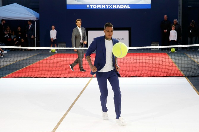 Rafael Nadal and Gregory van der Wiel playing at the TommyXNadal event in Paris 2 Rafael Nadal na POP UP teniskom turniru u Parizu 