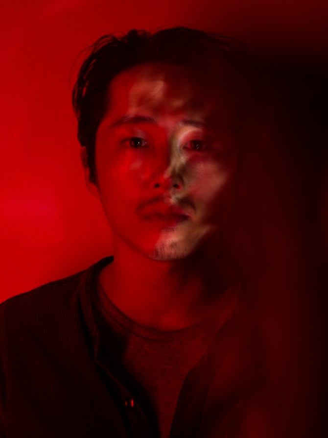 TWD7 Steven Red Portrait 4785 DNG as Smart Object 1 s Stiven Jeun o seriji Okružen mrtvima