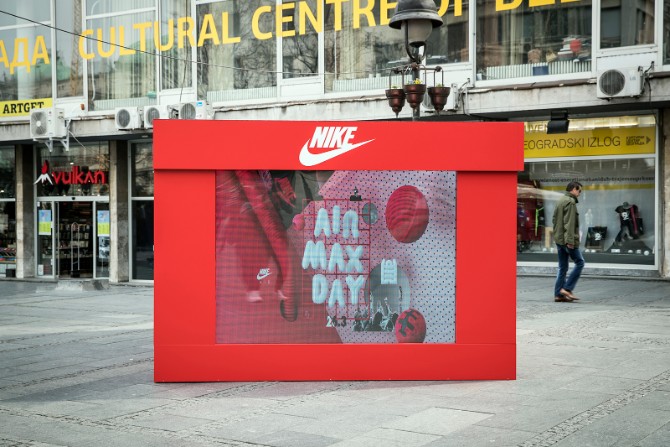 Pozivnica za Air Max Day Impozantna Nike kutija oduševila Beograđane