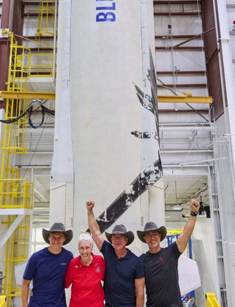 Vlasnik Amazona, bilioner Jeff Bezoz lansirao je u svemir prvu raketu svoje kompanije Blue Origin