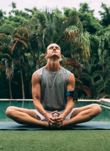 Praksa meditacije – kako da preuzmete kontrolu nad svojim mislima 3 218x300 Praksa meditacije – kako da preuzmete kontrolu nad svojim mislima (3)