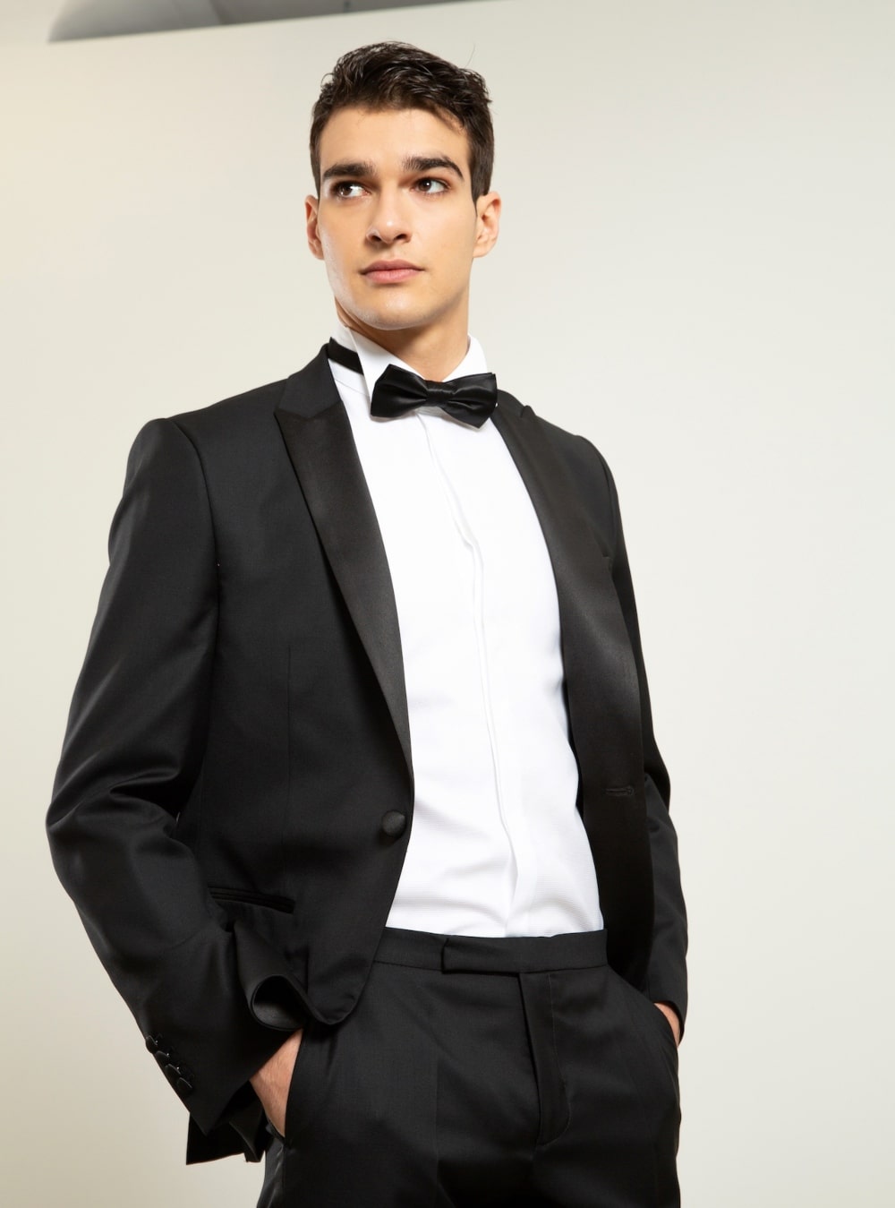 musko odelo za svadbu 1 min Muško odelo za venčanje: Šta da obučete kao gost koji želi da se istakne?