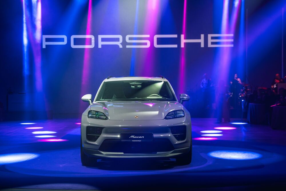 Macan 02 Vizija postaje stvarnost: Novi all electric Porsche Macan BEV predstvaljen je u Beogradu na spektakularnom događaju