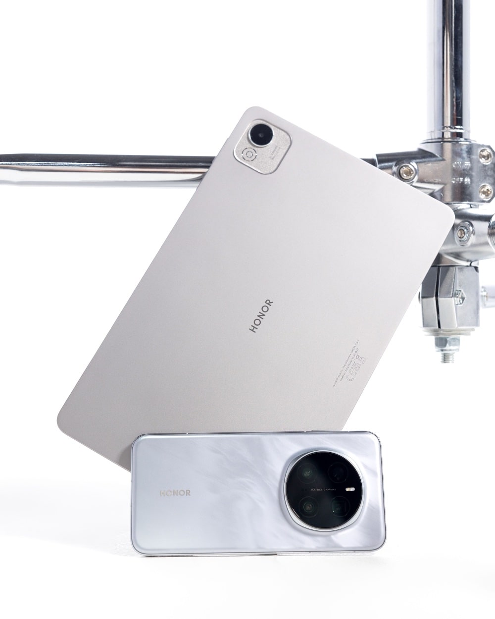 HONOR Magic 7 Pro i HONOR 400 Pro: Spoj elegancije i besprekornog iskustva HONOR Magic 7 Pro i HONOR pad X9a 2 min HONOR Magic 7 Pro i HONOR 400 Pro: Spoj elegancije i besprekornog iskustva