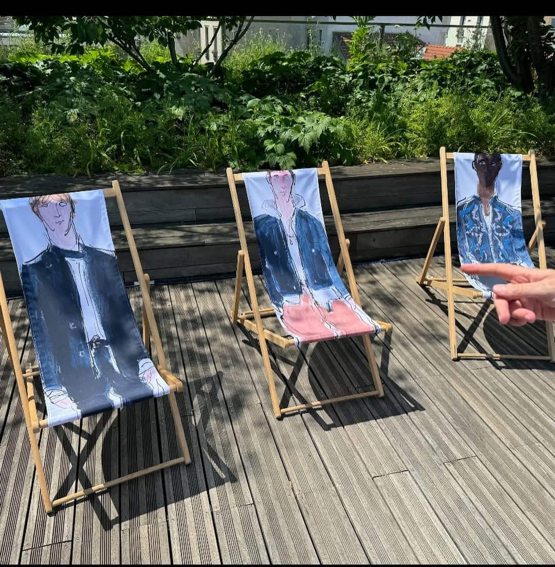 SnapInsta.to 526661338 18519989161011516 2530523080244771331 n min Hermès i Richard Haines: Saradnja koja briše granice između muške mode i umetnosti