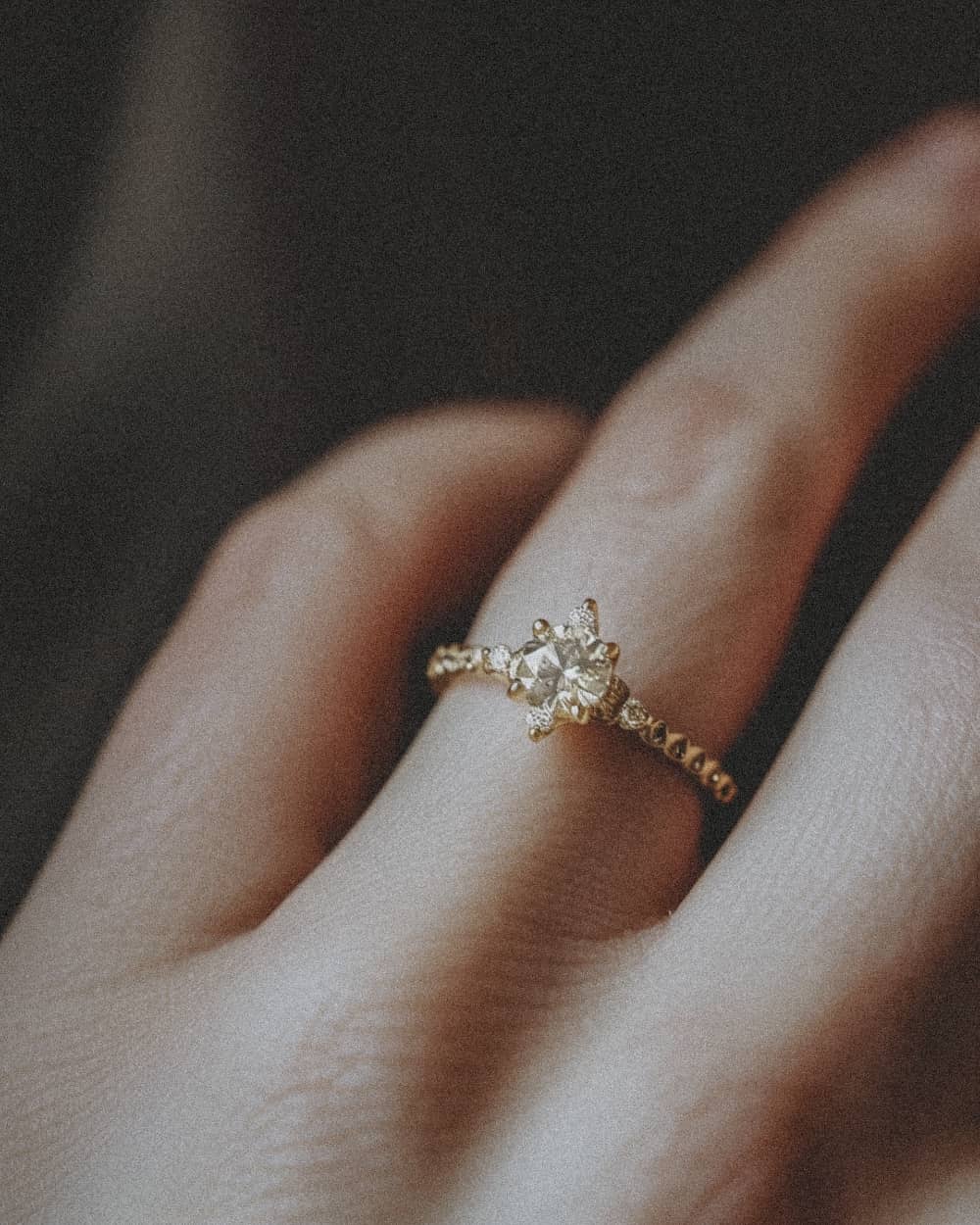 Kako da zaprosite devojku: Vodič kroz romantične i originalne ideje za prosidbu ideje za prosidbu 3 min Kako da zaprosite devojku: Vodič kroz romantične i originalne ideje za prosidbu