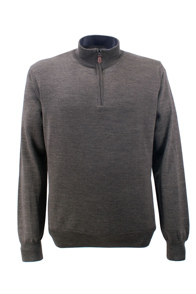 250918 AAA 1177 optimized 200 1 Kako je polu zip džemper zbog TikToka postao Gen Z modni standard