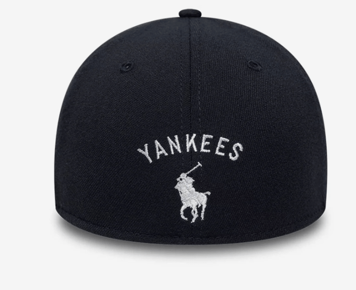 Screenshot 2025 12 03 125051 min Polo Ralph Lauren i New Era slave Jenkije specijalnom kolekcijom kačketa