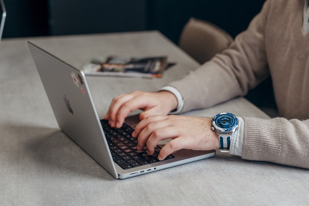 huawei ultimate watch 2 za poslovne muskarce min Napredak počinje od izbora   i tehnologije koju koristiš