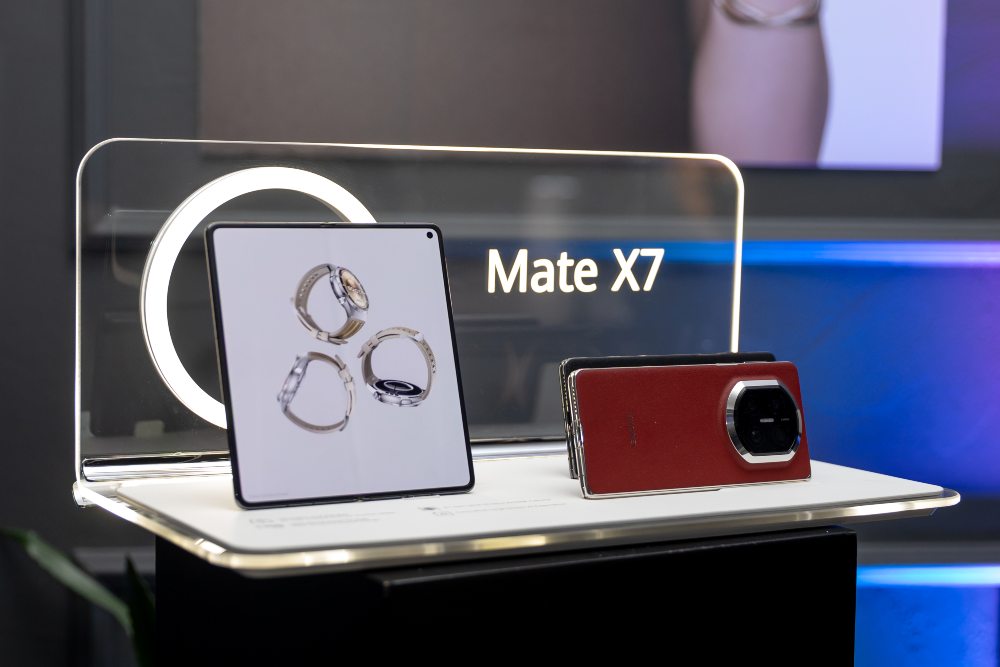 Huawei Mate X7 Huawei predstavio FreeClip 2 i druge inovacije na ekskluzivnom događaju u Beogradu