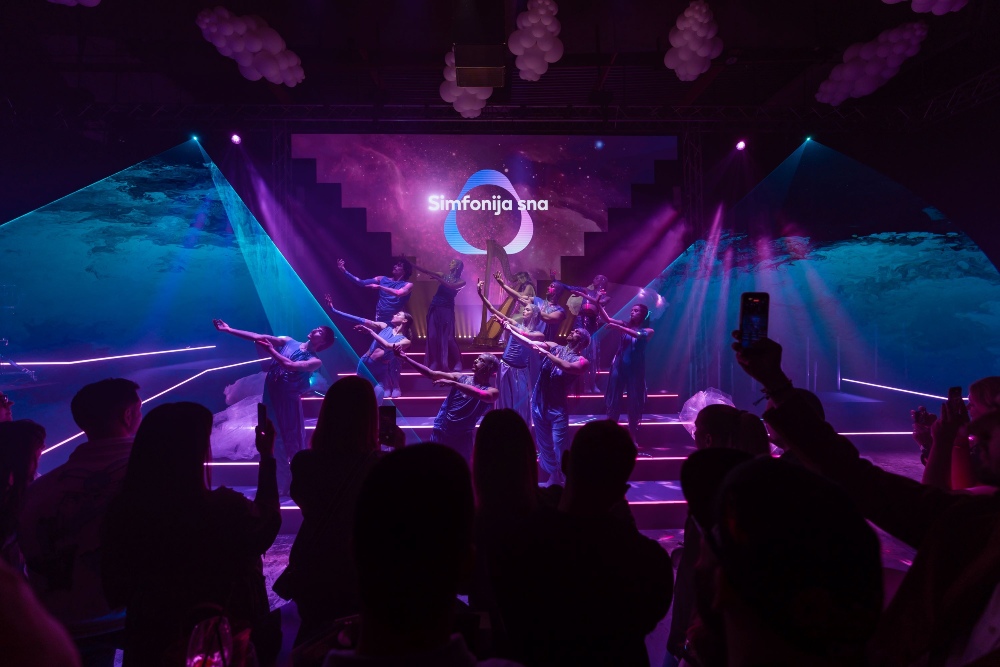 Godina Electric Purple nijanse: IQOS donosi talas novih iskustava i inovacija IQOS Electric Purple event PRESS 4 Godina Electric Purple nijanse: IQOS donosi talas novih iskustava i inovacija