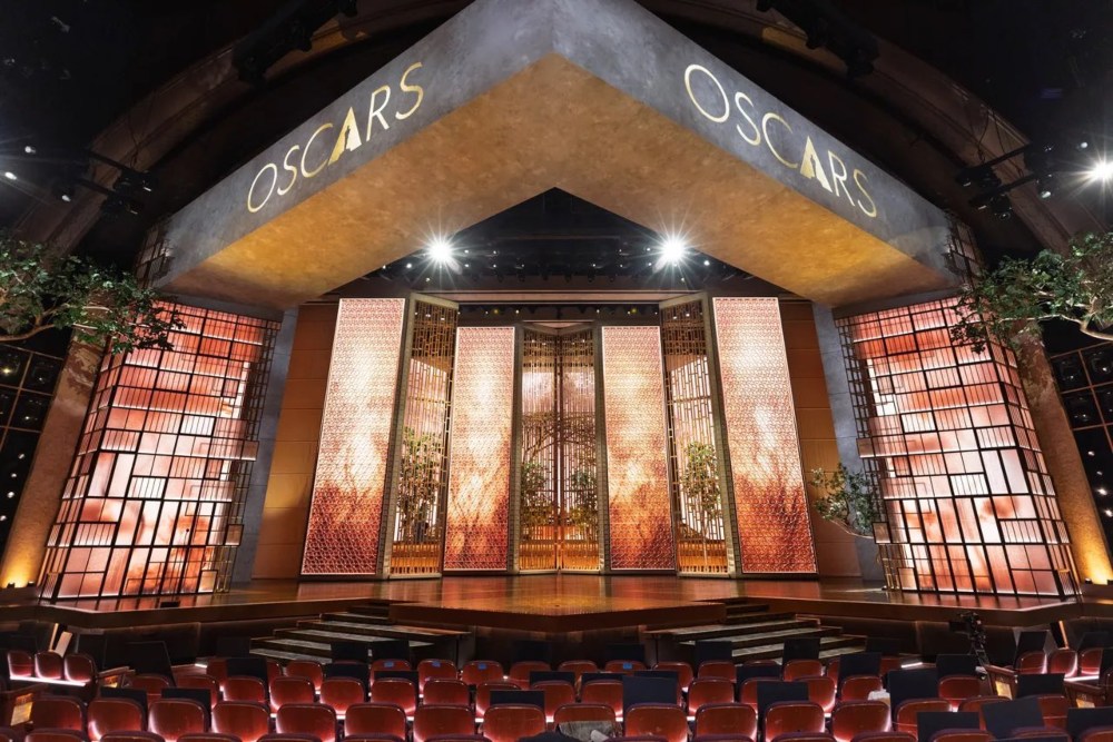 Dodela Oskara 2026 pred vratima: Nova scena, istorijska šansa za „Sinners“ i napeta trka za najboljeg glumca Oskar bina Dodela Oskara 2026 pred vratima: Nova scena, istorijska šansa za „Sinners“ i napeta trka za najboljeg glumca