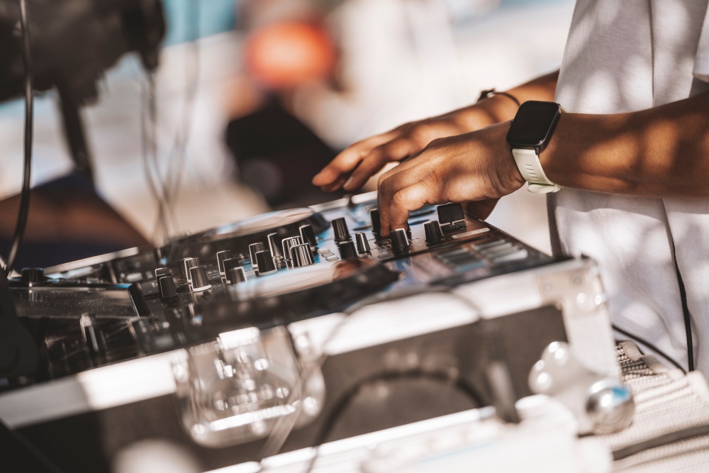 Coffe Party Beograd Kiko Navarro i Danijel Čehranov predvode najveći Coffee Party u Beogradu!