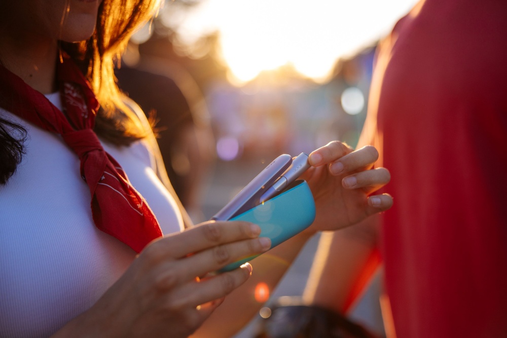 IQOS ILUMA i 3 IQOS ILUMA i predstavlja REMIX Your Summer: limitiranu kolekciju inspirisanu pokretom, bojom i ritmom