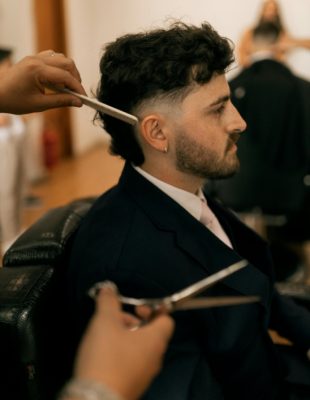 Muškarci se ponovo igraju frizurama i nikad nisu izgledali bolje