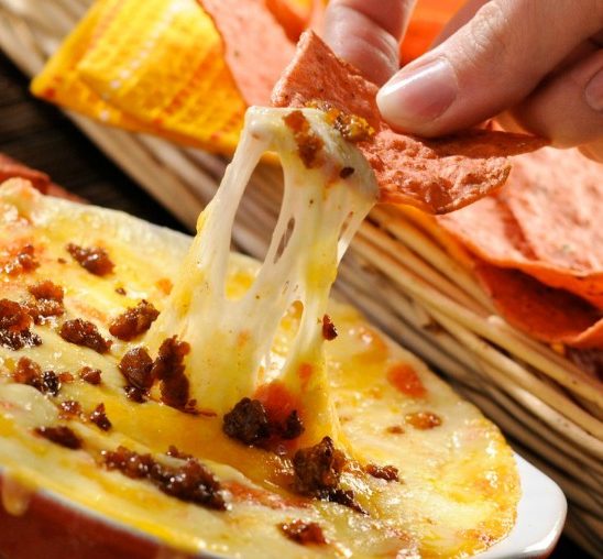 Recept: Umak od topljenog sira i kobasice