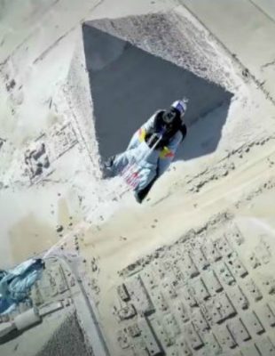 VIDEO: Let iznad egipatskih piramida