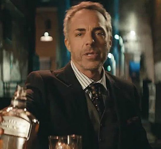 Džentlmen da budem: Džentlmen i njegov bar pića