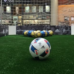 Virtuoza u bilijar-fudbalu adidas vodi na EURO 2016