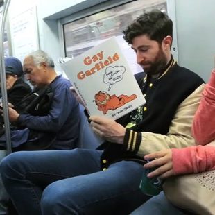 Kako ljudi REAGUJU na ono što čitate u busu?