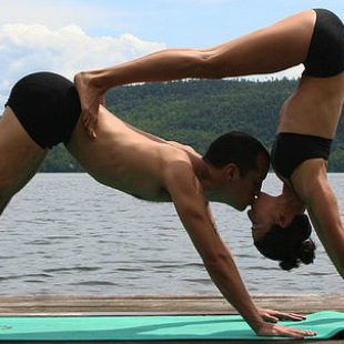 Rizici zabavljanja sa devojkom koja praktikuje jogu
