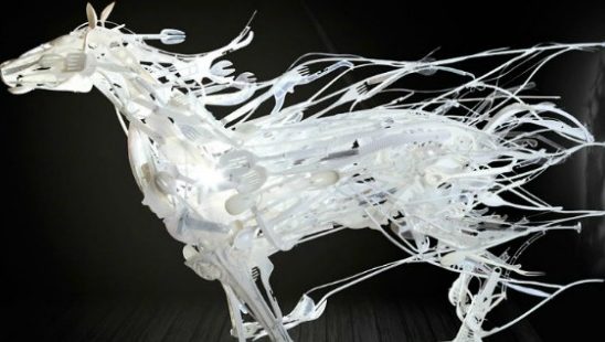 Zapanjujuće skulpture od plastike za reciklažu