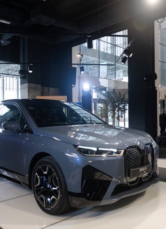 Novi BMW iX stigao u Srbiju – futuristički automobil kao primer luksuza i inovacije