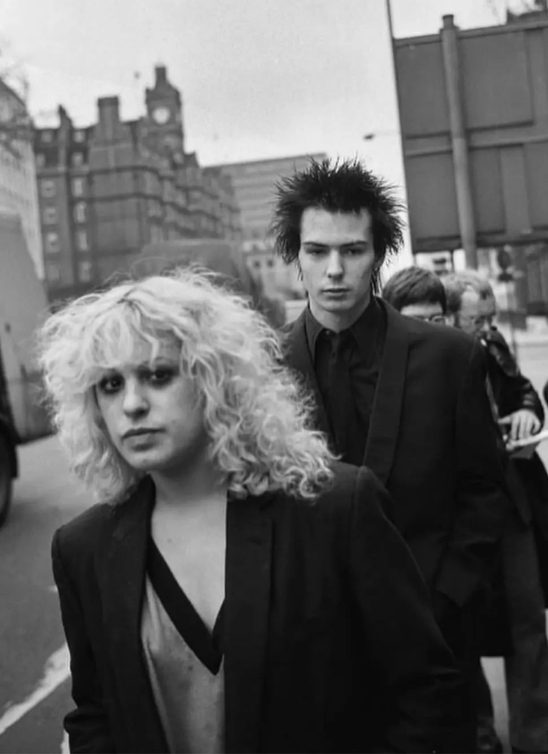 Serija o kontroverznom bendu Sex Pistols pruža detaljniji uvid u ljubav i tragediju Sida i Nancy