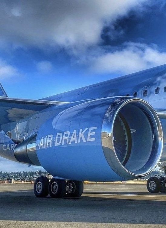 Drake prikazao renovirani privatni avion vredan 185 miliona dolara