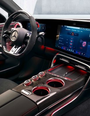 Mercedes‑AMG otkriva enterijer novog GT 4‑Door Coupé: Fokus na vozača i “čisto” AMG iskustvo