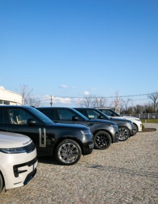 Range Rover u Ekata Estate: Moderni luksuz u srcu Šumadije