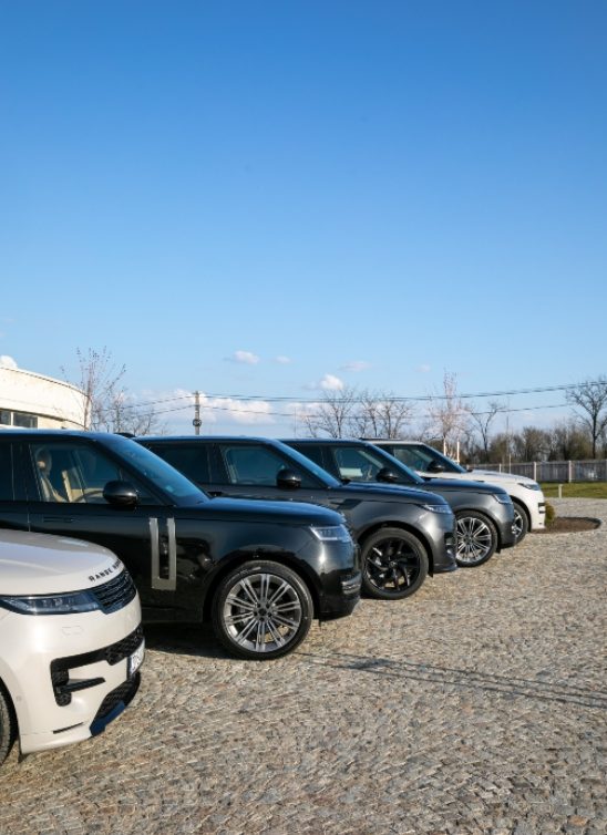 Range Rover u Ekata Estate: Moderni luksuz u srcu Šumadije